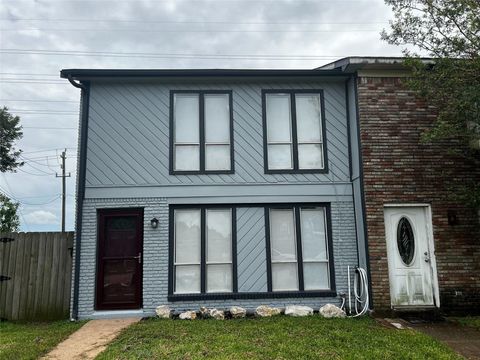 Photo of 8332 Oakhaven Road, La Porte, TX 77571 (MLS # 60783093)