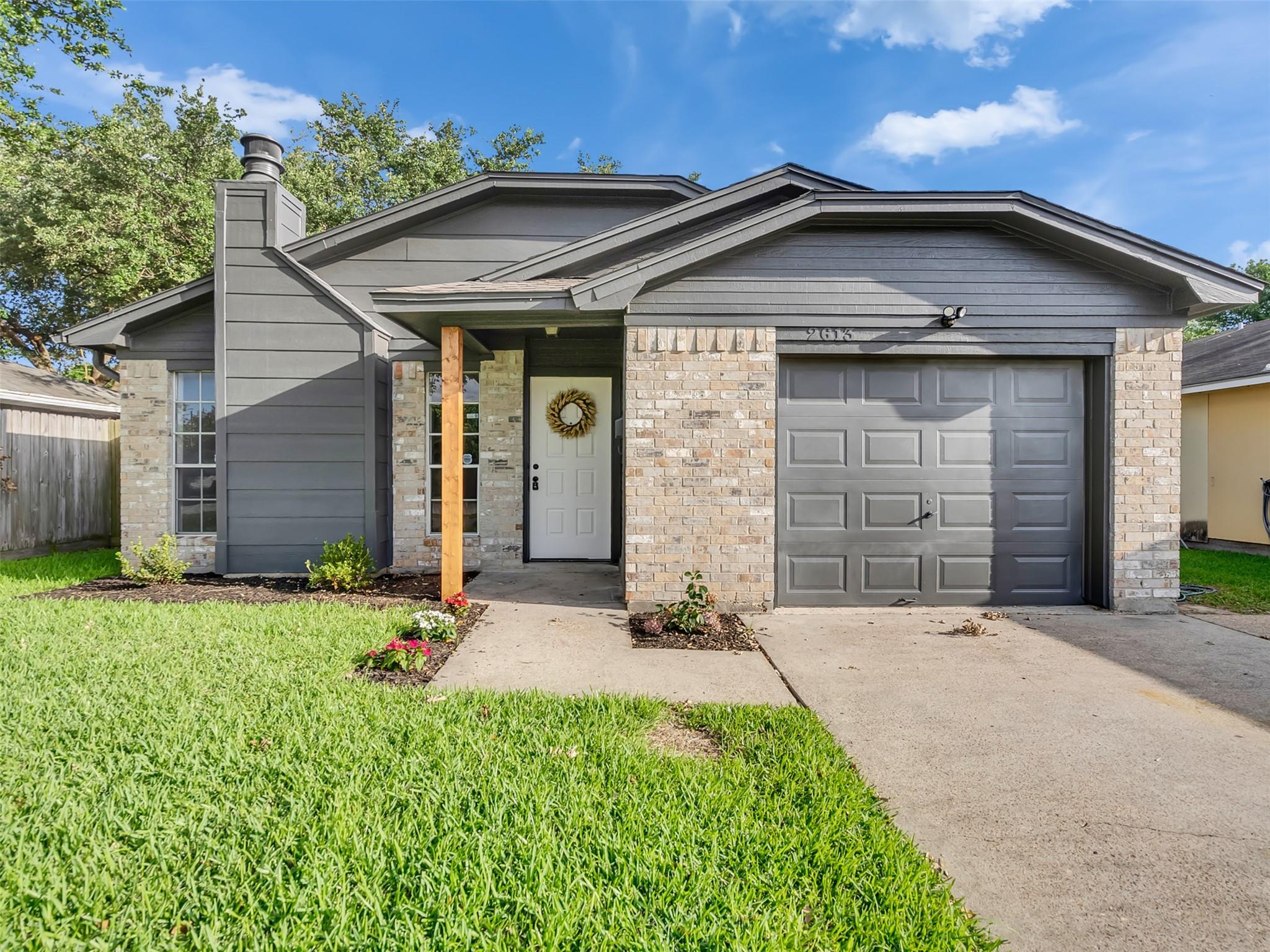 Photo 1 of 44 — 2613 7th Avenue N, Texas City, TX 77590