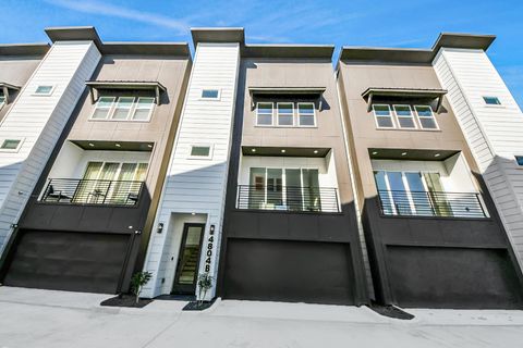 4804 Elysian Street B Houston TX 77009