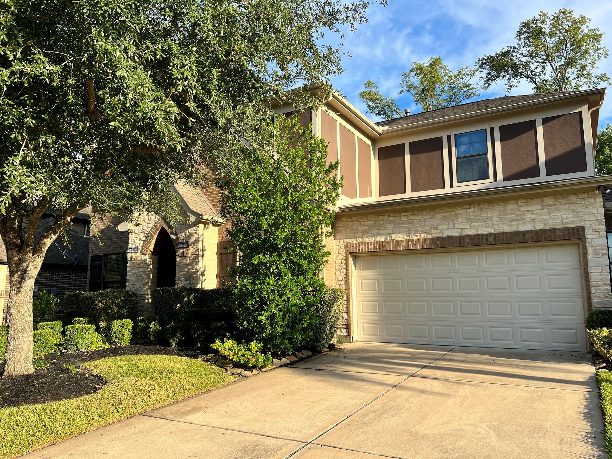 7007 Fall Creek Lane