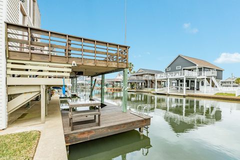 Tiny photo for 22814 Vida Street, Galveston, TX 77554 (MLS # 12121397)