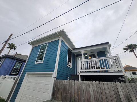 Photo of 1623 Avenue N 1/2 #GA-REAR, Galveston, TX 77550 (MLS # 49595064)