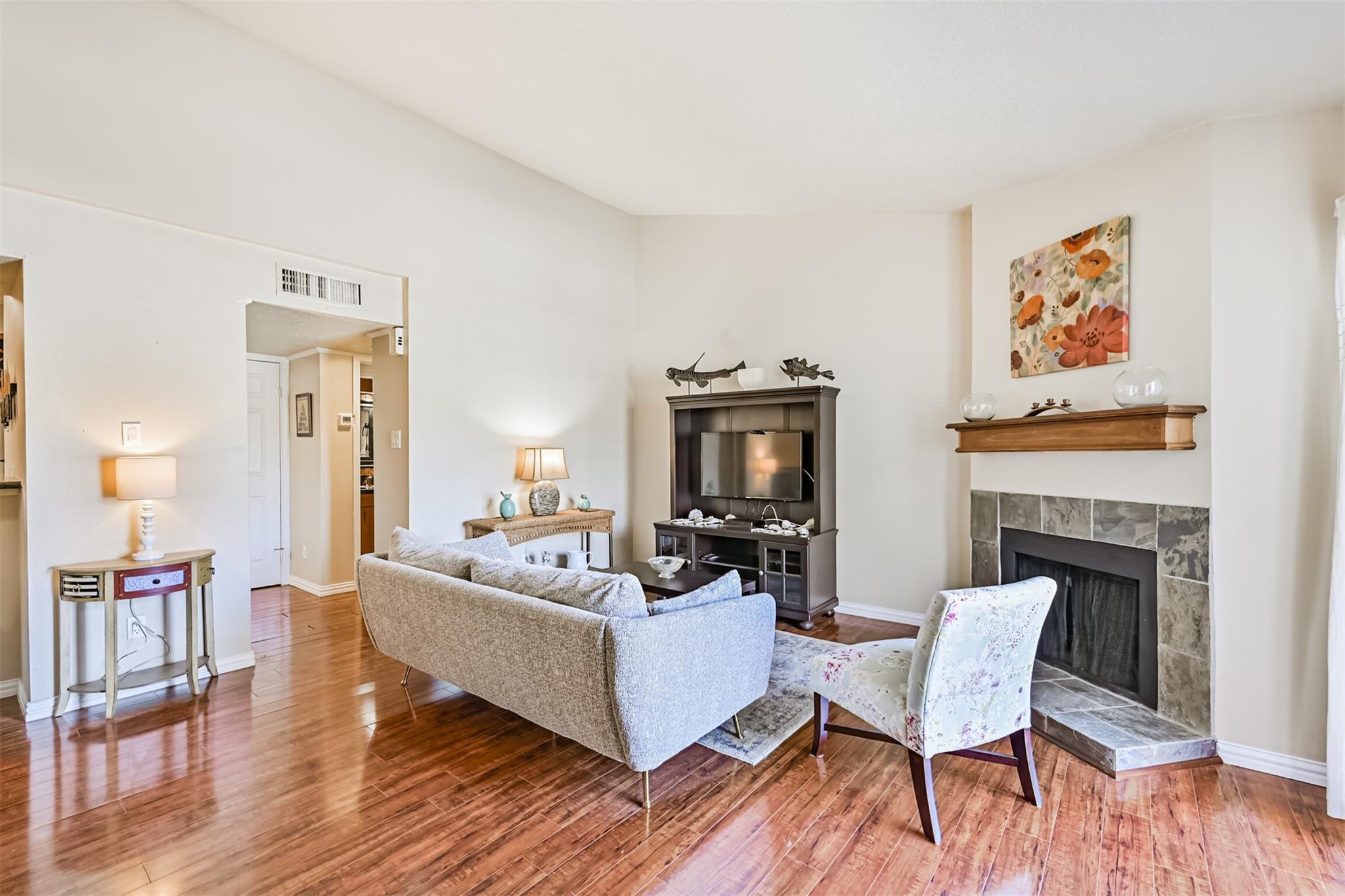 7060 N Holiday Drive