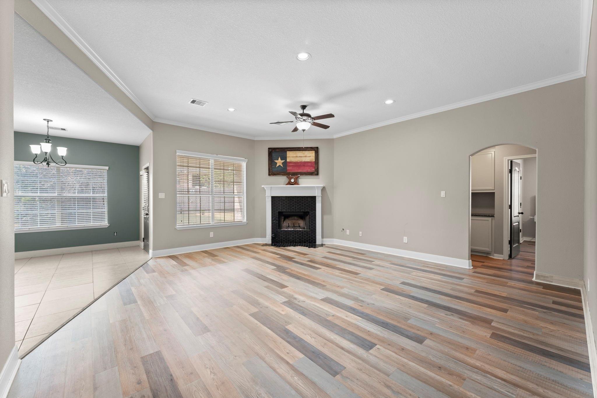 112 Racetrack Lane