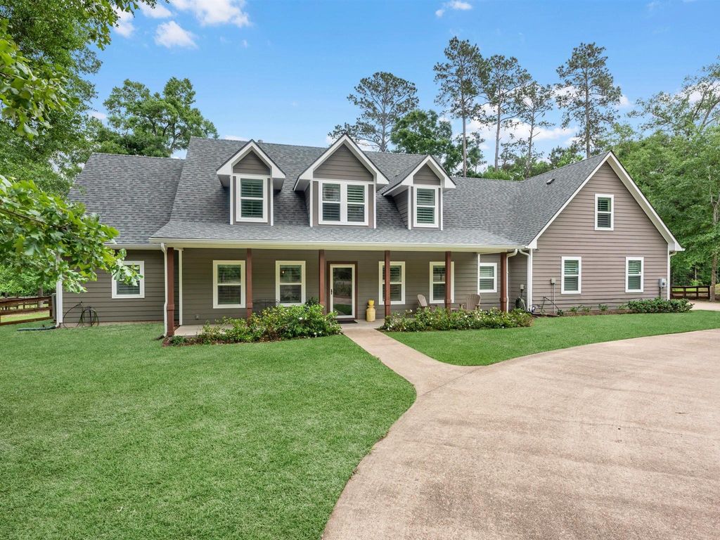 Photo of 210 Creekside Drive, Magnolia, TX 77354 (MLS # 55937067)