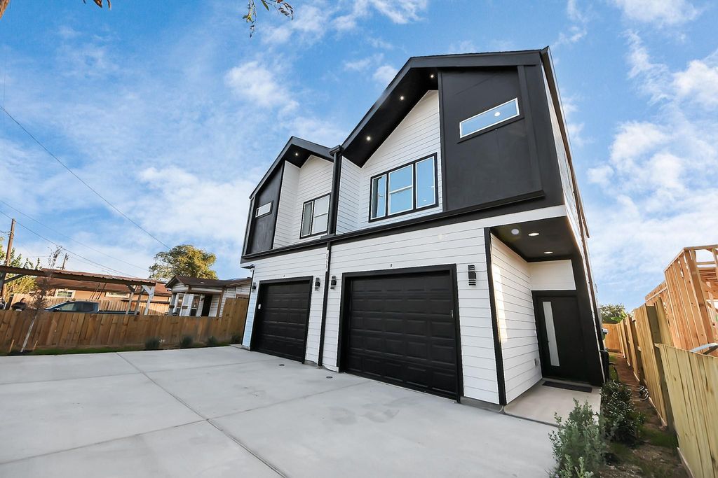 Photo of 8533 Amadwe Street #B, Houston, TX 77051 (MLS # 48935553)