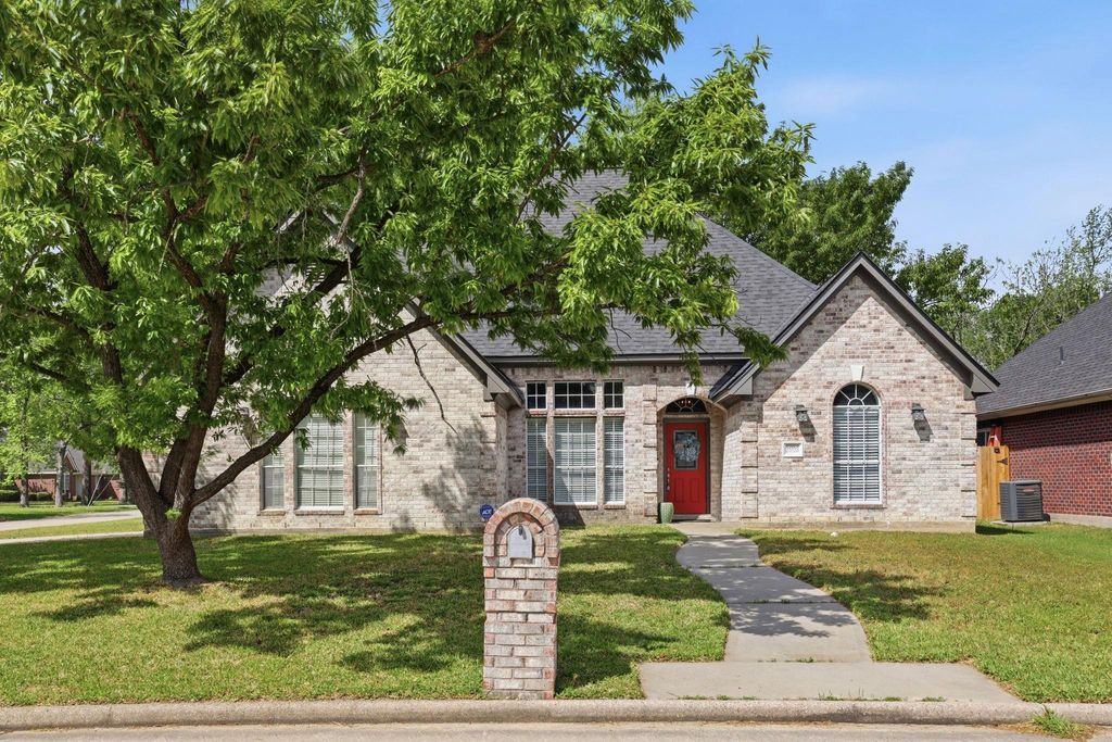 Photo of 21703 Windsor Castle Drive, Spring, TX 77388 (MLS # 24468108)
