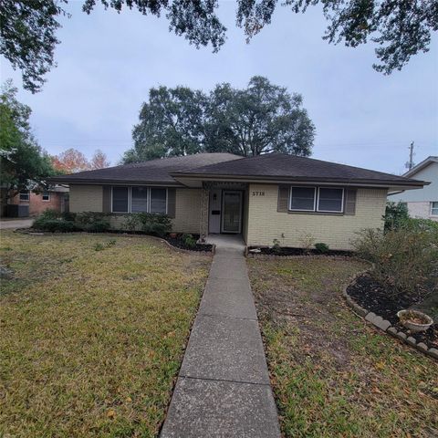 Photo of 5718 Burlinghall Drive, Houston, TX 77035 (MLS # 88910359)