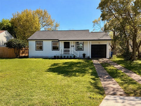 Homes For Sale - 1203 17th Ave N Ave<br/> Texas City, TX 77590