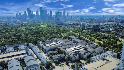 Photo of 3003 Memorial Court #1337, Houston, TX 77007 (MLS # 75414997)