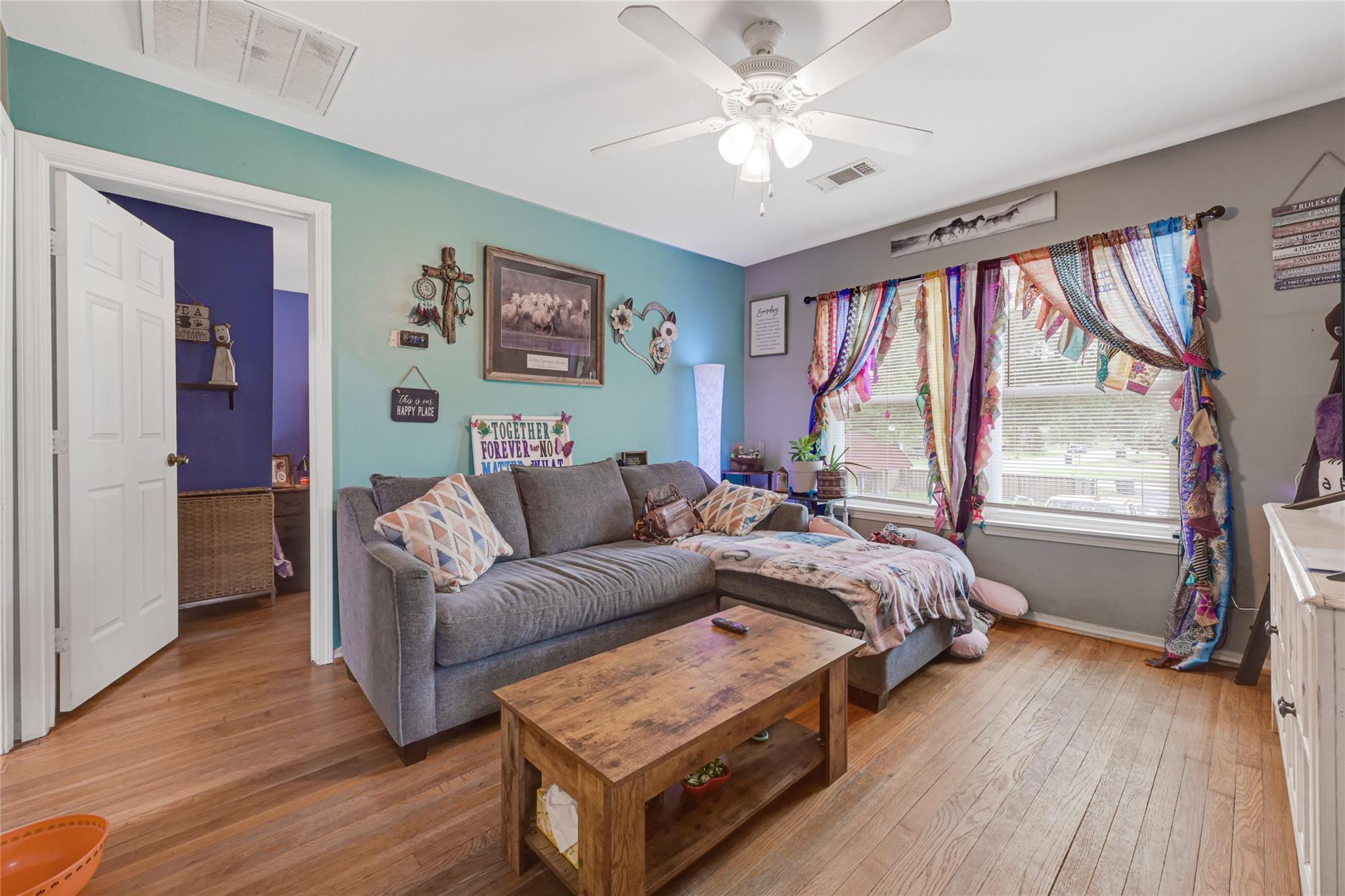 1008 E Houston Street