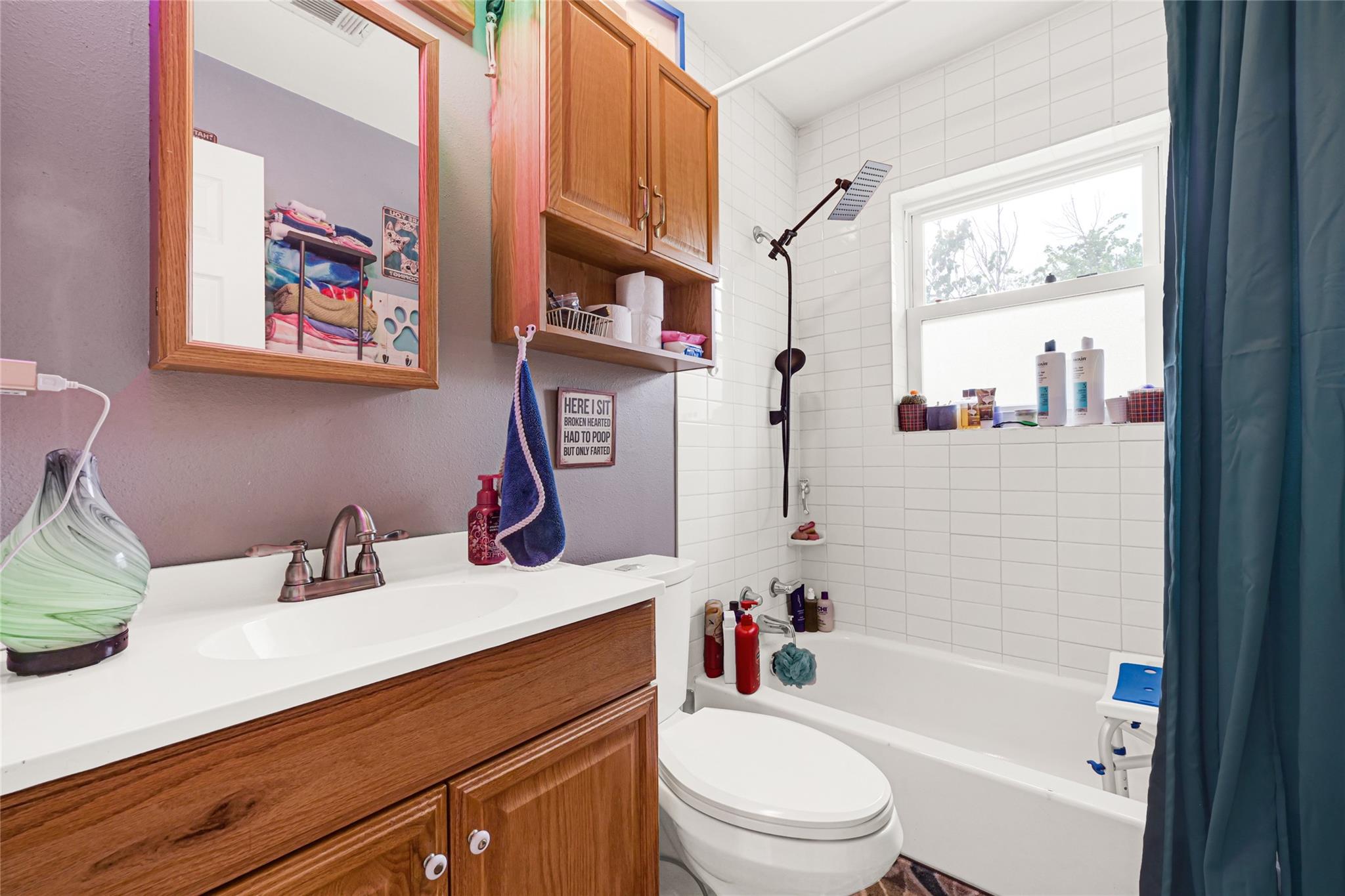 1008 E Houston Street