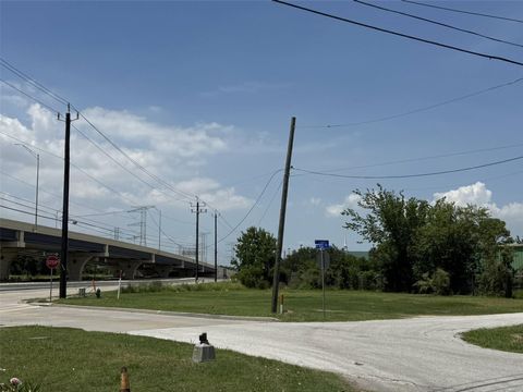 Vacant Land For Sale - 1400 Bayport Boulevard<br/> Seabrook, TX 77586