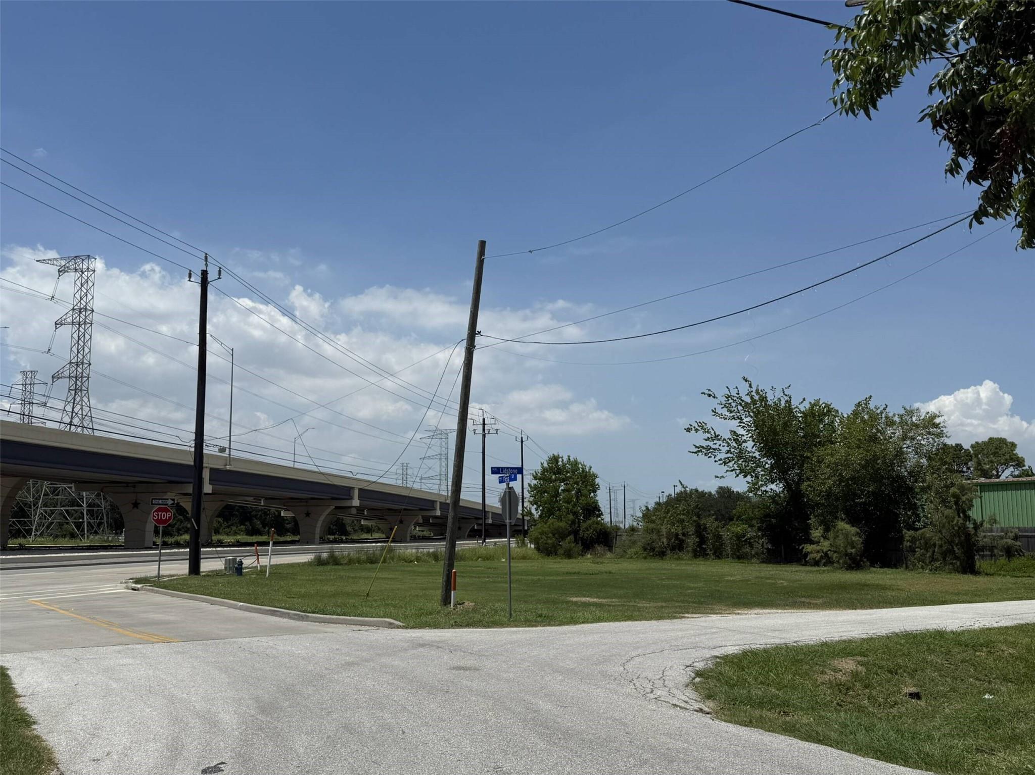 1400 Bayport Boulevard