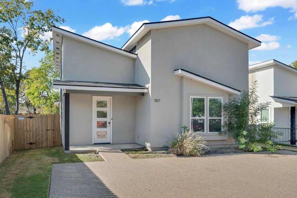 Photo of 507 Walnut Street, Bryan, TX 77803 (MLS # 24976574)