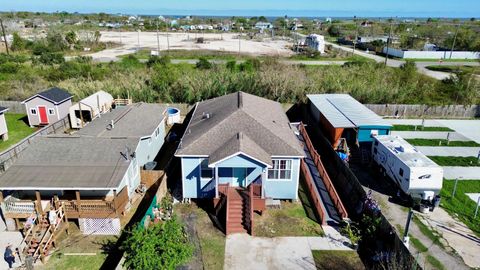 Homes For Sale - 771 10th Street<br/> Galveston County, Dickinson, TX 77539