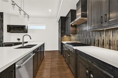 Tiny photo for 707 W Clay St, Houston, TX 77019 (MLS # 75321581)