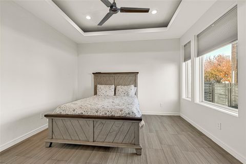 Tiny photo for 707 W Clay St, Houston, TX 77019 (MLS # 75321581)