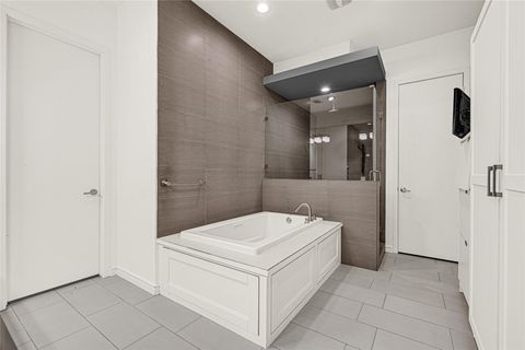 Tiny photo for 707 W Clay St, Houston, TX 77019 (MLS # 75321581)