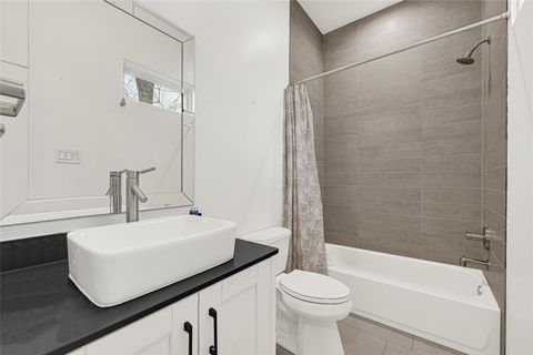 Tiny photo for 707 W Clay St, Houston, TX 77019 (MLS # 75321581)