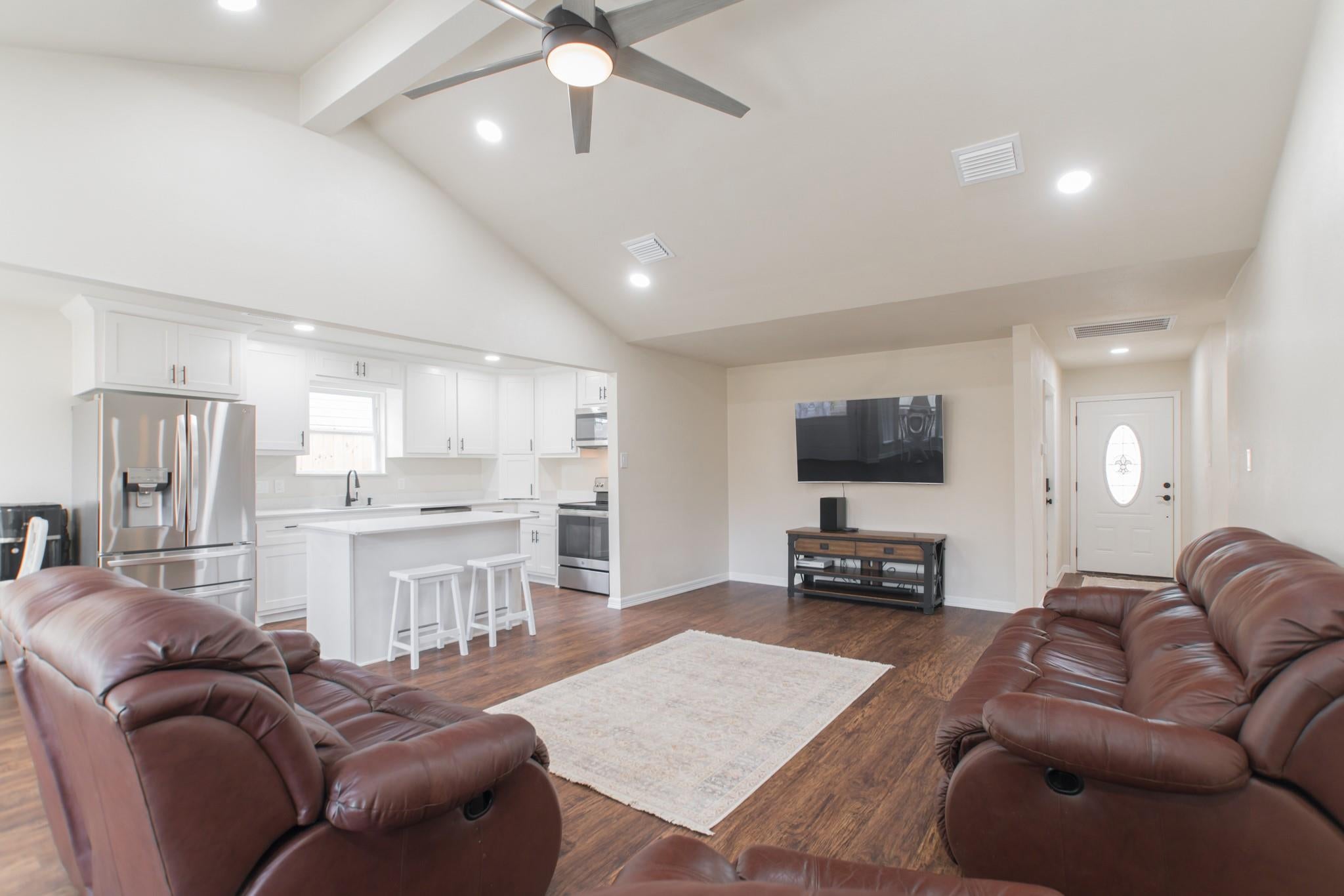 4913 Deerwood Circle