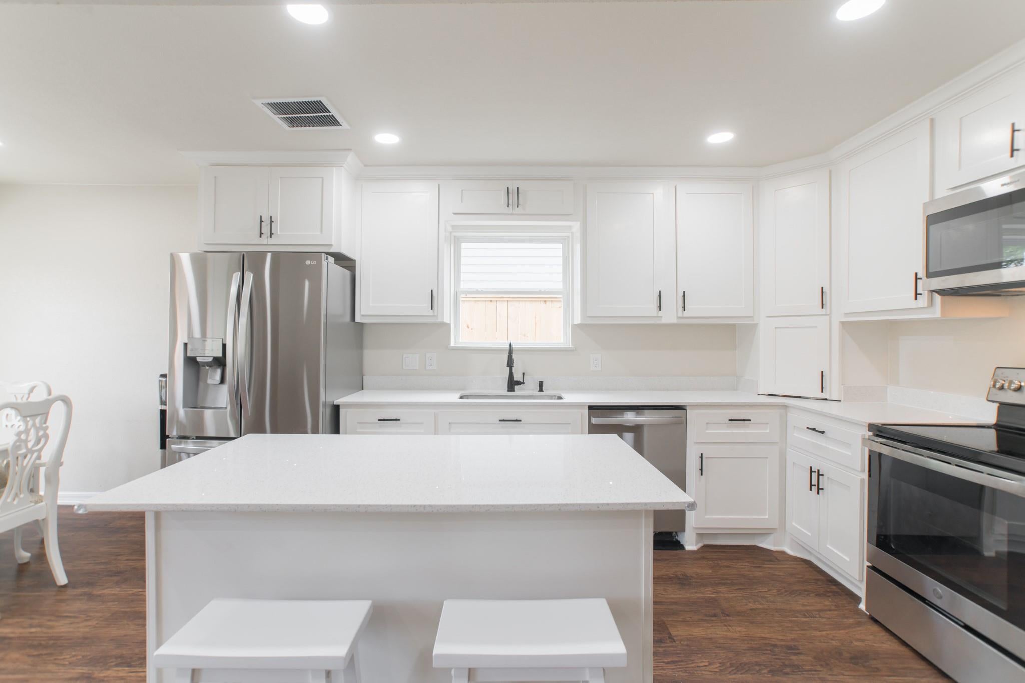 4913 Deerwood Circle