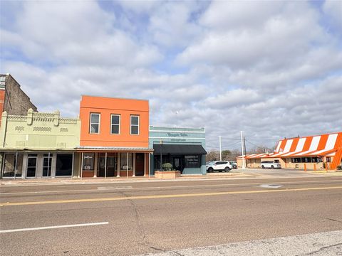 Photo of 2036 Avenue F, Bay City, TX 77414 (MLS # 82479033)