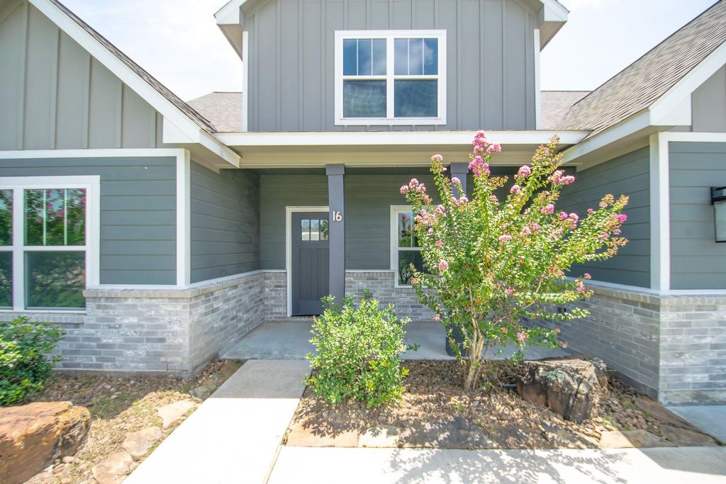 Photo of 16 Greystone Court, Angleton, TX 77515 (MLS # 27844056)