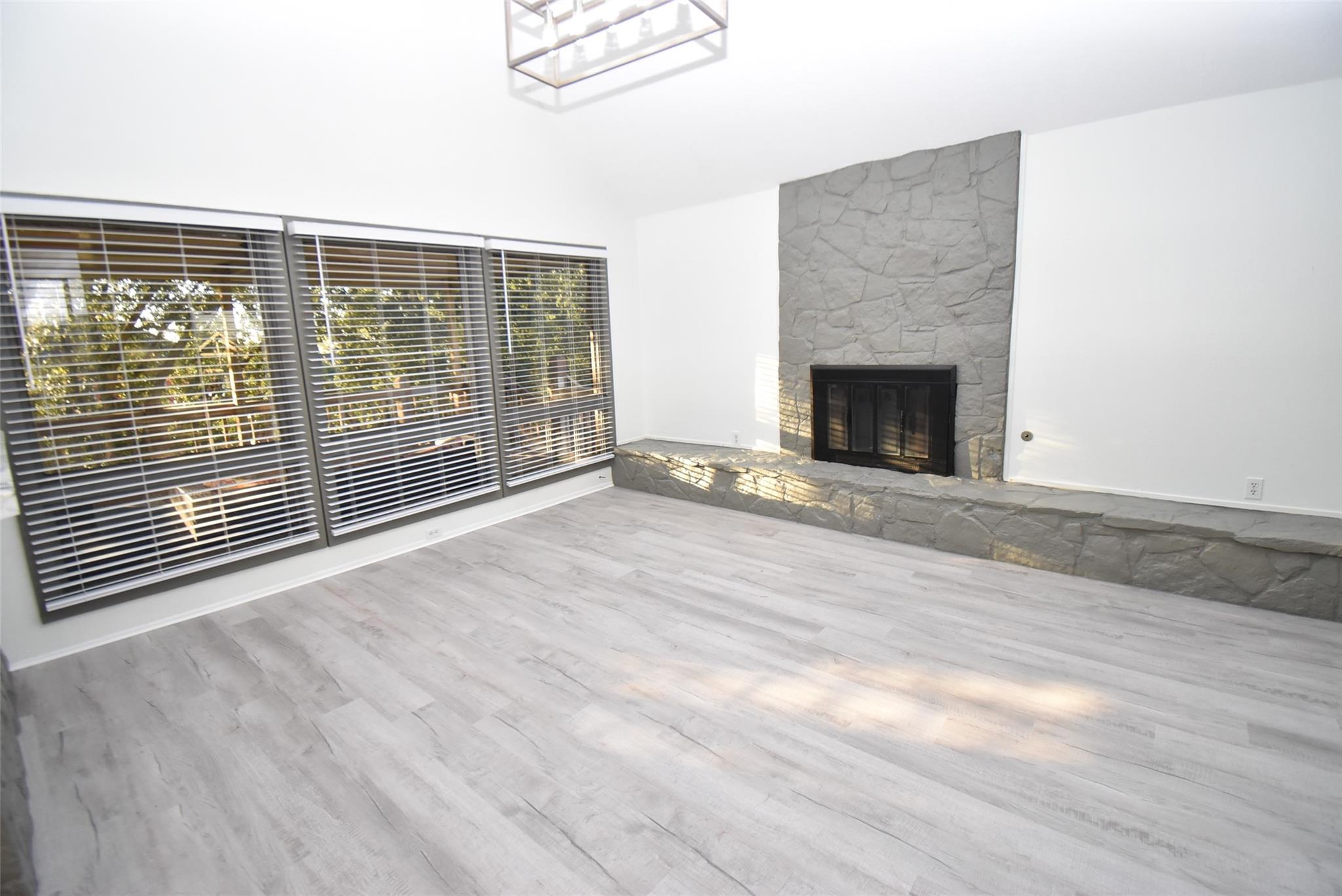 82 Harbor Lane