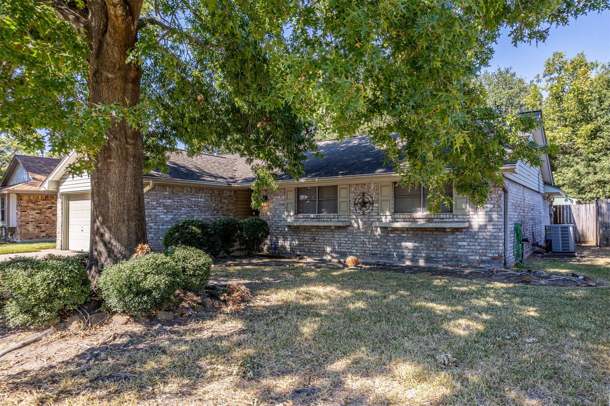 3504 Kingsway Drive