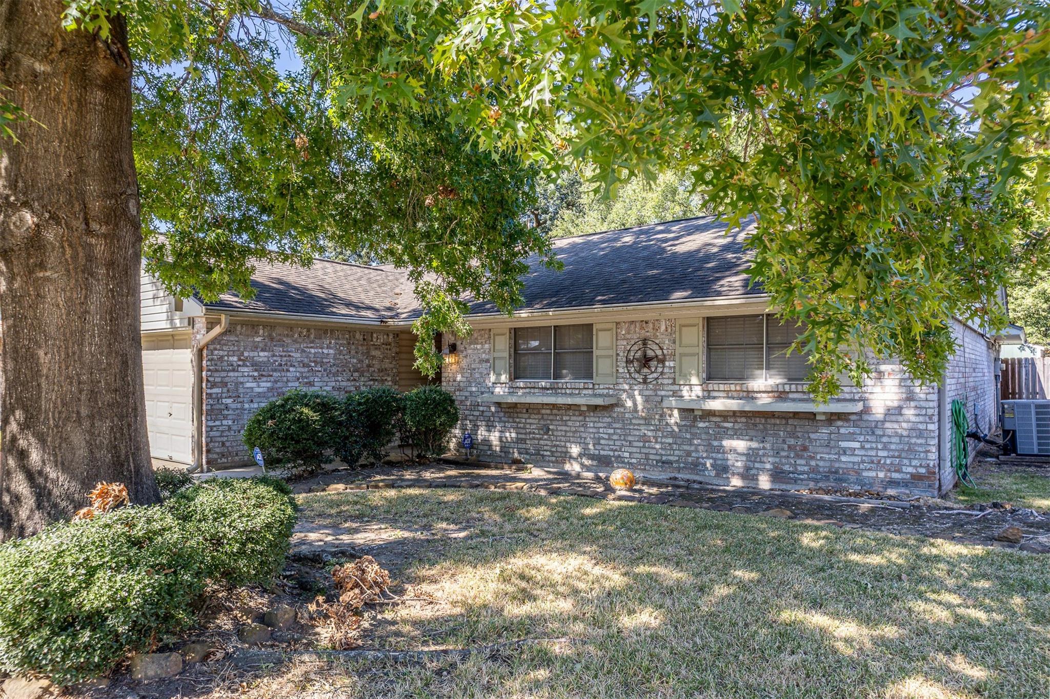 3504 Kingsway Drive