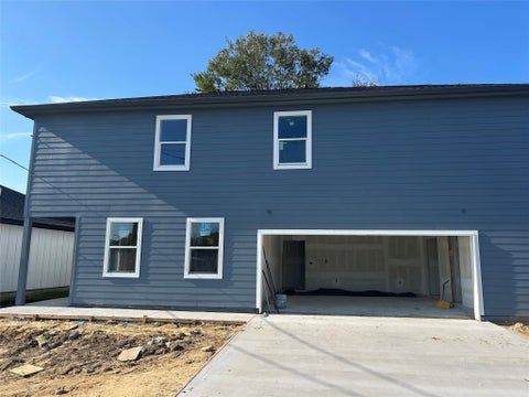 Photo of 1111 E Main Street, La Porte, TX 77571 (MLS # 66081863)