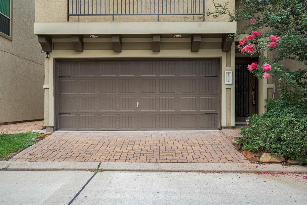 Photo of 10004 Spring Shadows Park Circle, Houston, TX 77080 (MLS # 41684707)