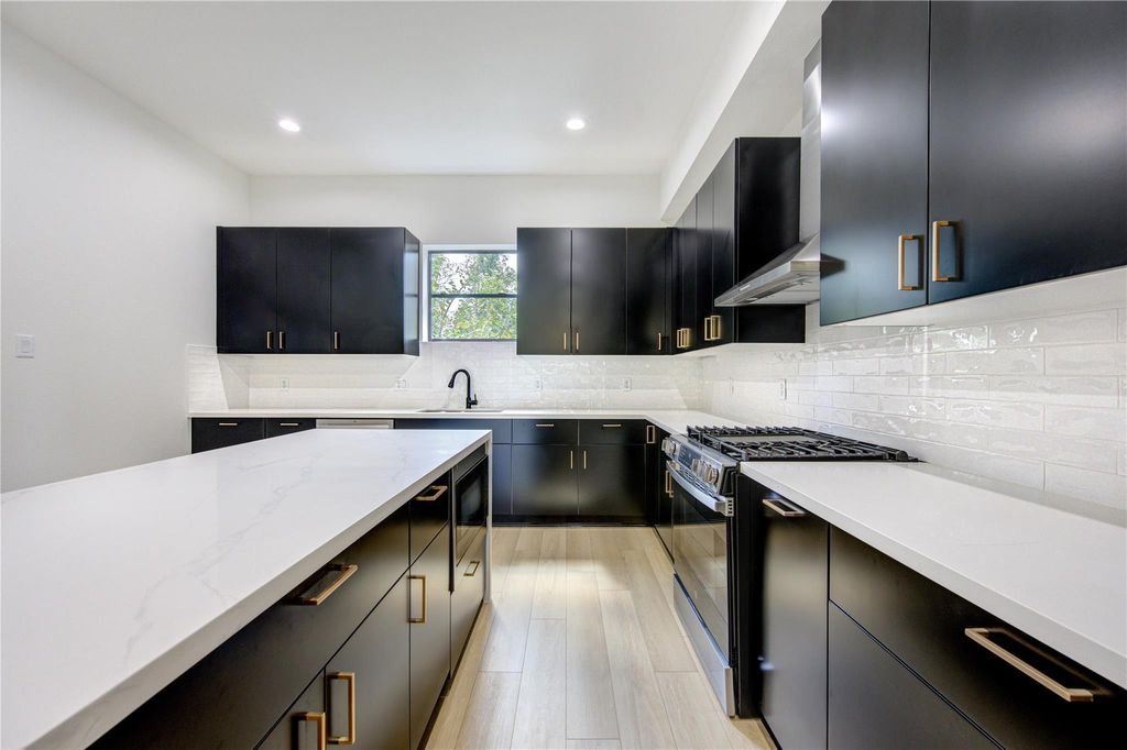 Photo of 4531 Creekmont Drive, Houston, TX 77091 (MLS # 59891187)