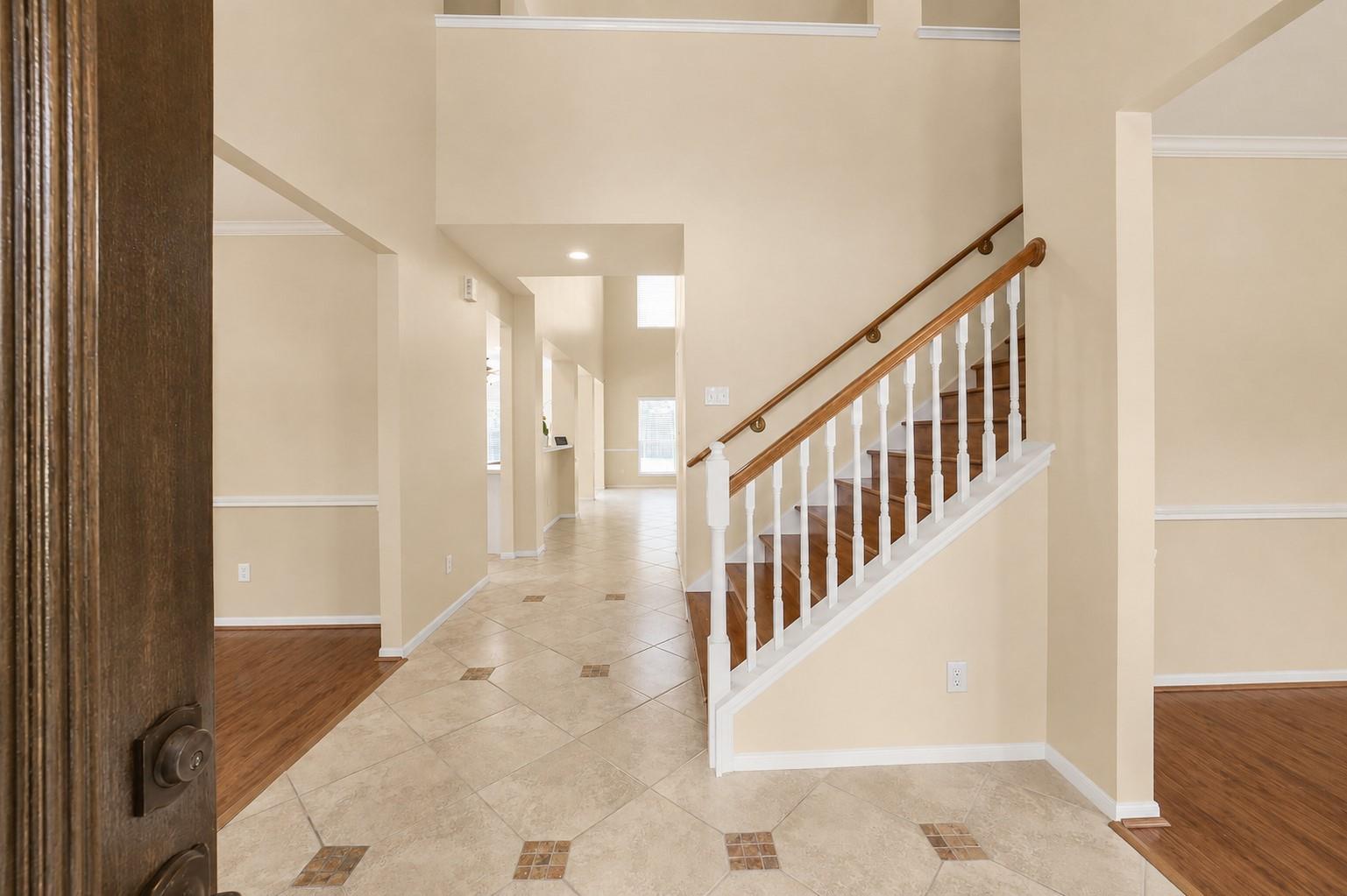 2414 Falcon Knoll Ln