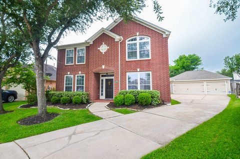 Photo of 1707 Red Lake Court, Richmond, TX 77406 (MLS # 96073536)