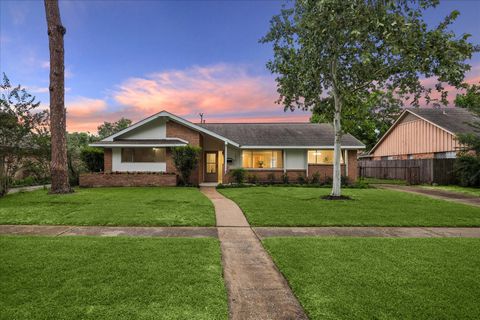 Photo of 7919 Mobud Drive, Houston, TX 77036 (MLS # 41060443)
