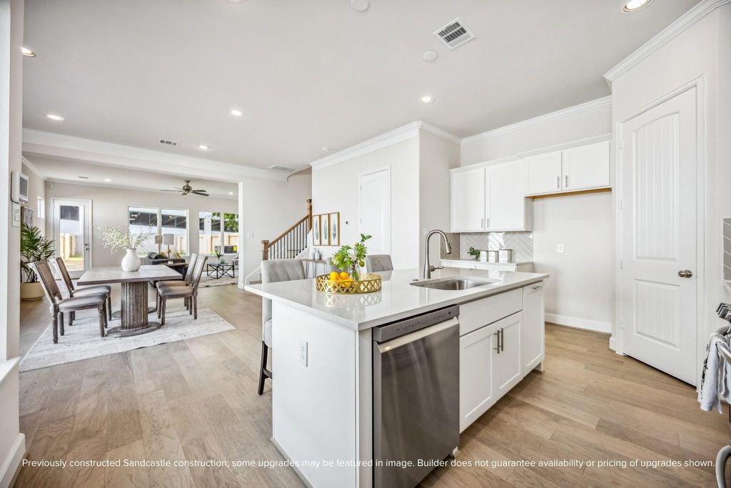 Photo of 5523 Katy Freeway, Houston, TX 77007 (MLS # 61476894)