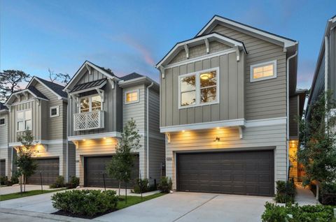 Photo of 5205 Amber Sunrise Drive Dr, Houston, TX 77018 (MLS # 46262114)