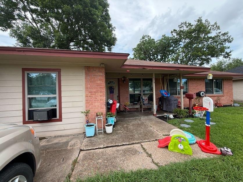 3013 Cedarcrest Drive