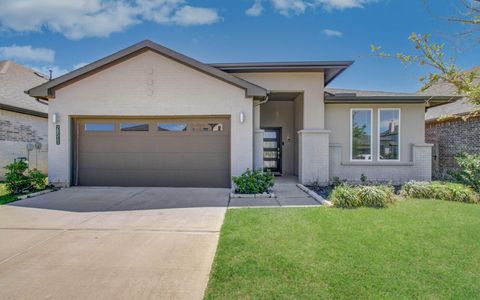 Photo of 28511 Hannahs Harbor Lane, Katy, TX 77494 (MLS # 94744050)