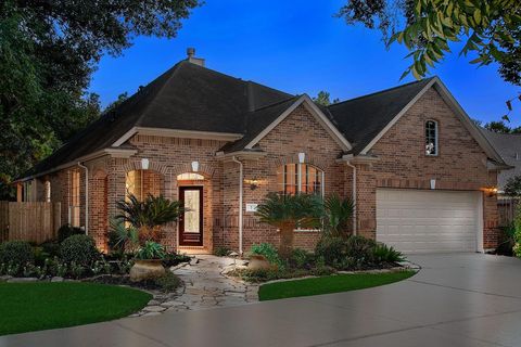 Photo of 7 Sovereign Way, Conroe, TX 77384 (MLS # 38475663)