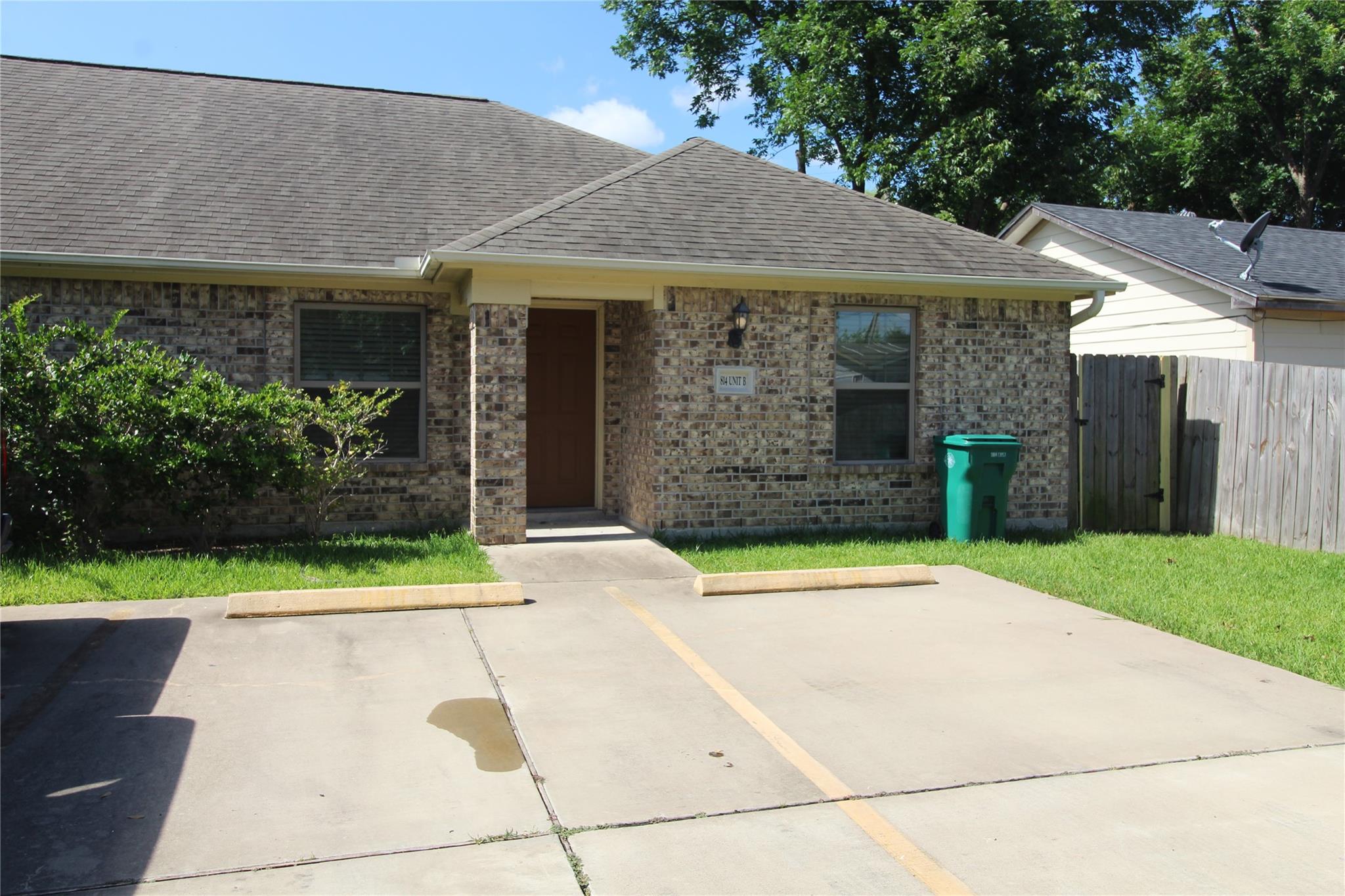 814 Mobile Drive B