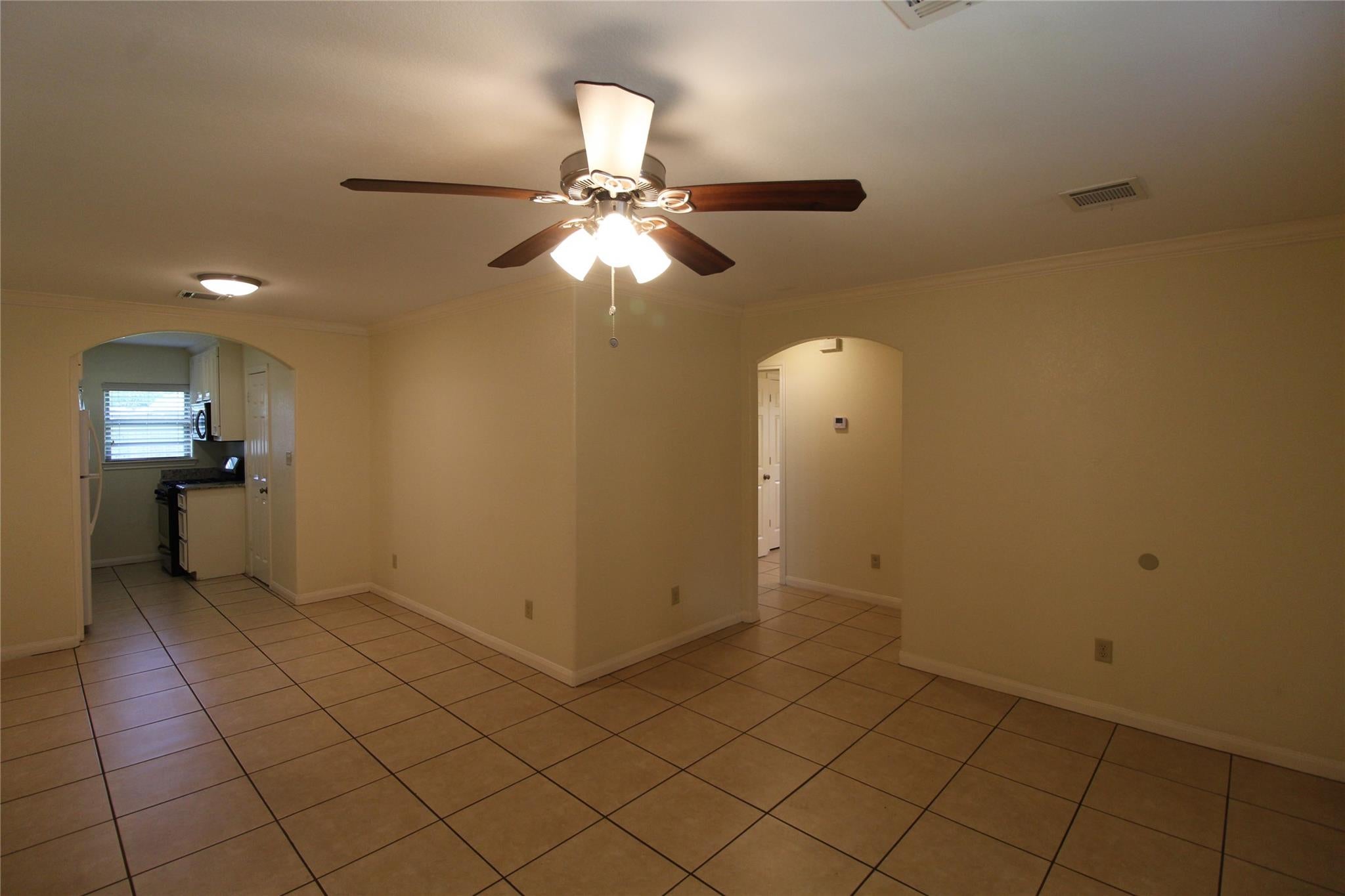 814 Mobile Drive B