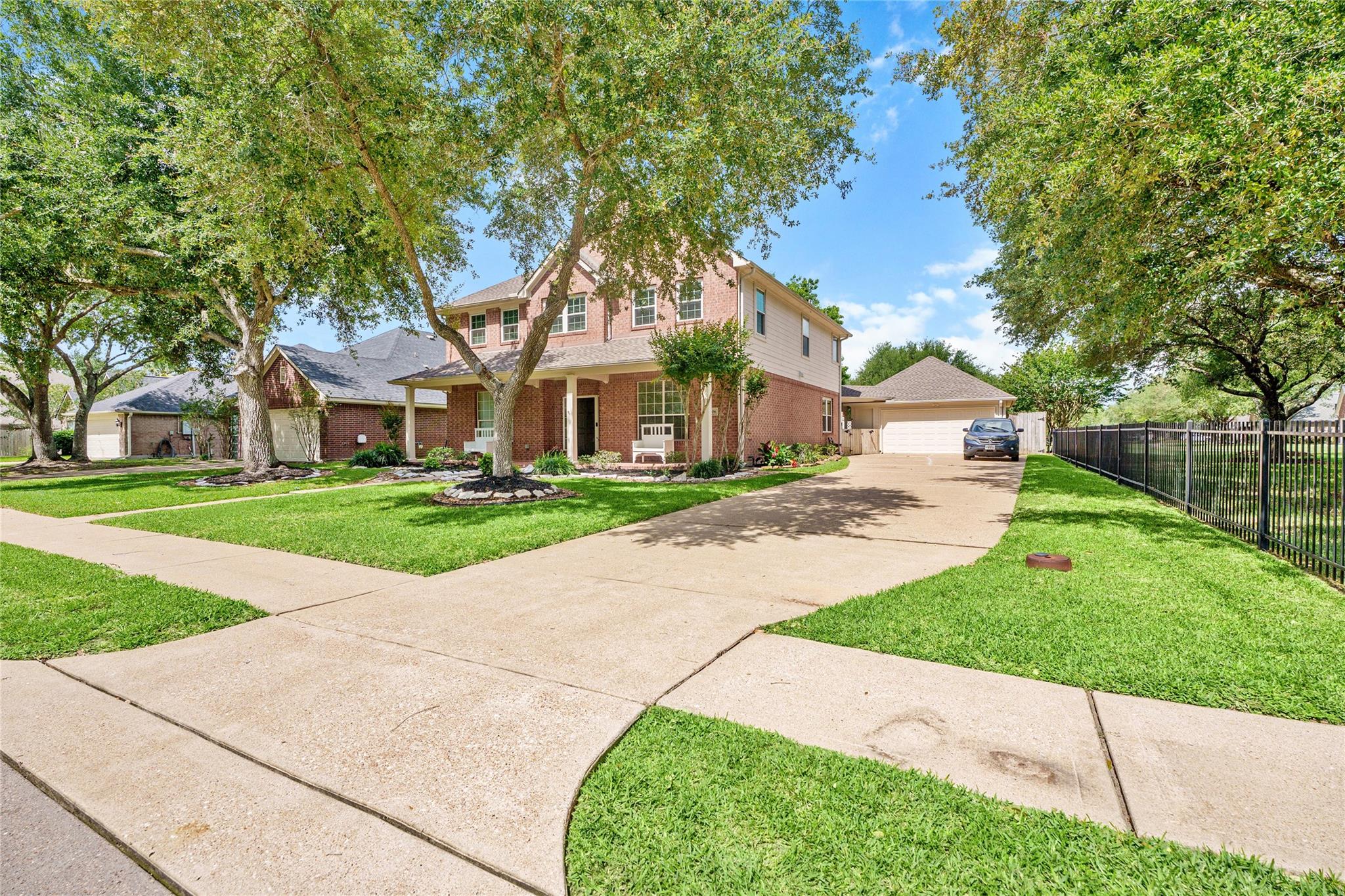 606 Biscayne Bend Lane