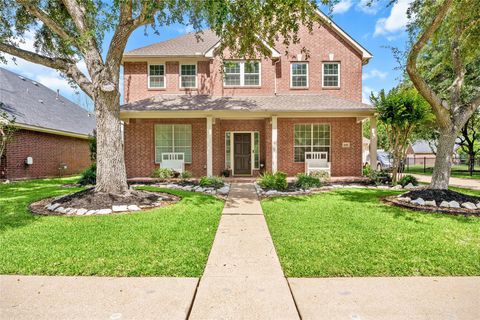 Homes For Sale - 606 Biscayne Bend Lane<br/> League City, TX 77573