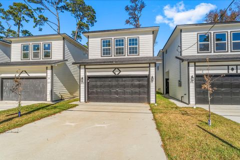 Photo of 8159 Crestview Drive, Houston, TX 77028 (MLS # 19238752)