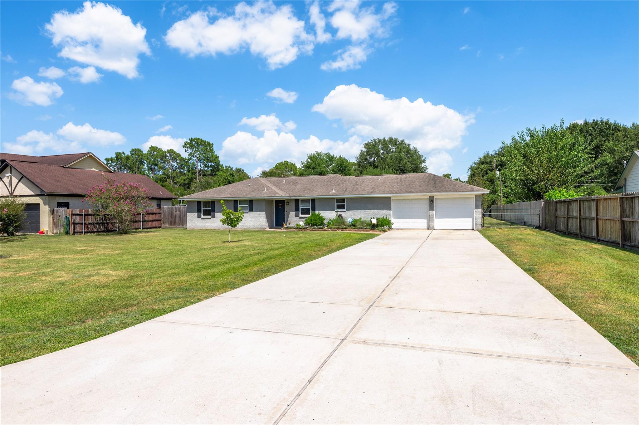 3231 W Meadow Lane