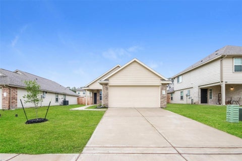Photo of 308 Fallow Deer Drive, Huntsville, TX 77320 (MLS # 54111288)