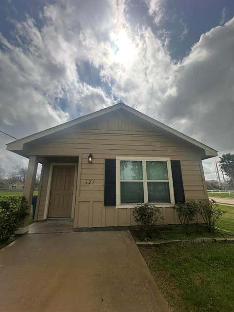 Photo of 627 W Live Oak Street, Angleton, TX 77515 (MLS # 18114054)
